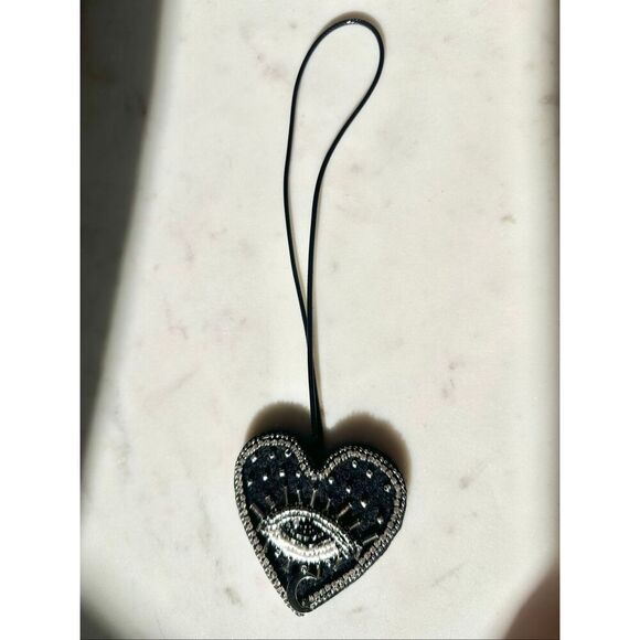 Halloween heart with beaded eye bag charm - Picture 4 of 4